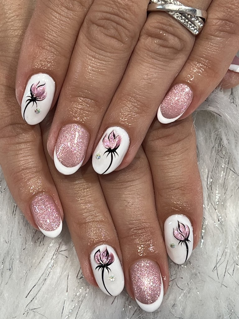 MK Nails Expert Photo