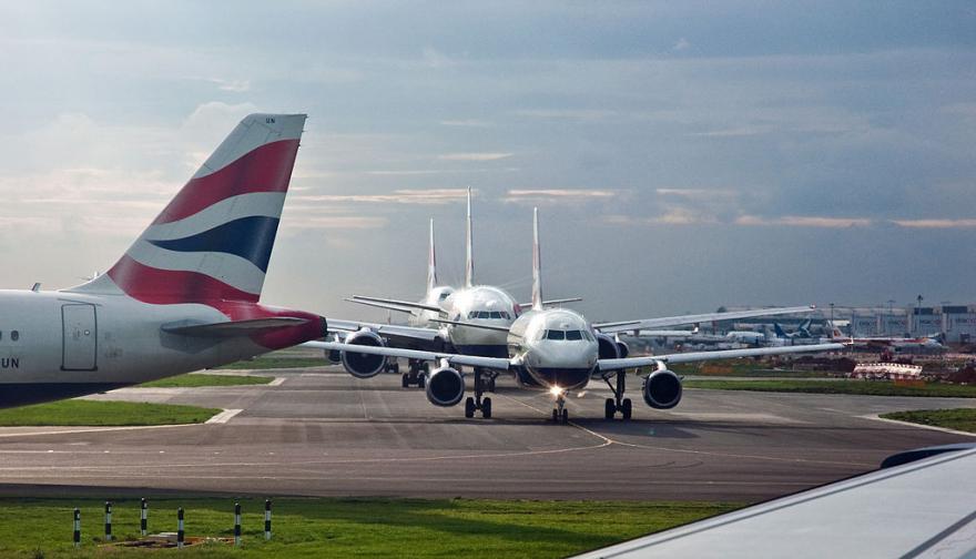 Flybird Taxis Airport Transfers Milton Keynes Photo