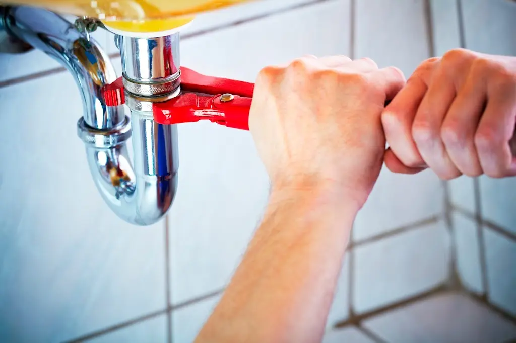 2001 Plumbing & Heating Building Contractors