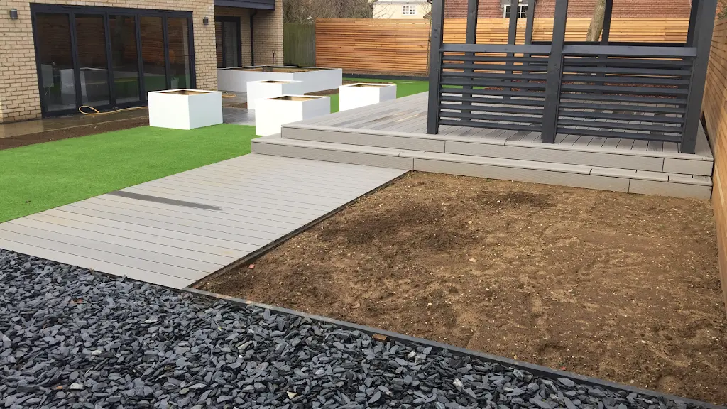 Eb landscapes & fencing services