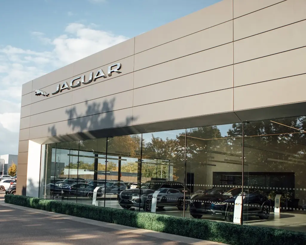 Stratstone Jaguar Milton Keynes