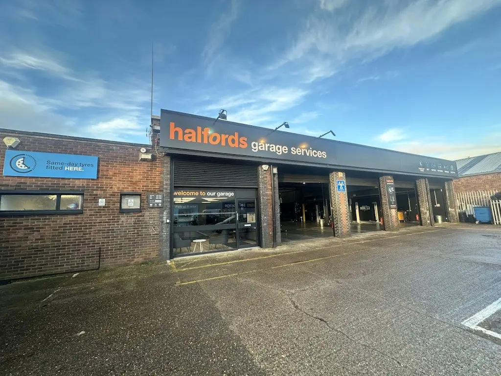 Halfords Garage Services Bletchley