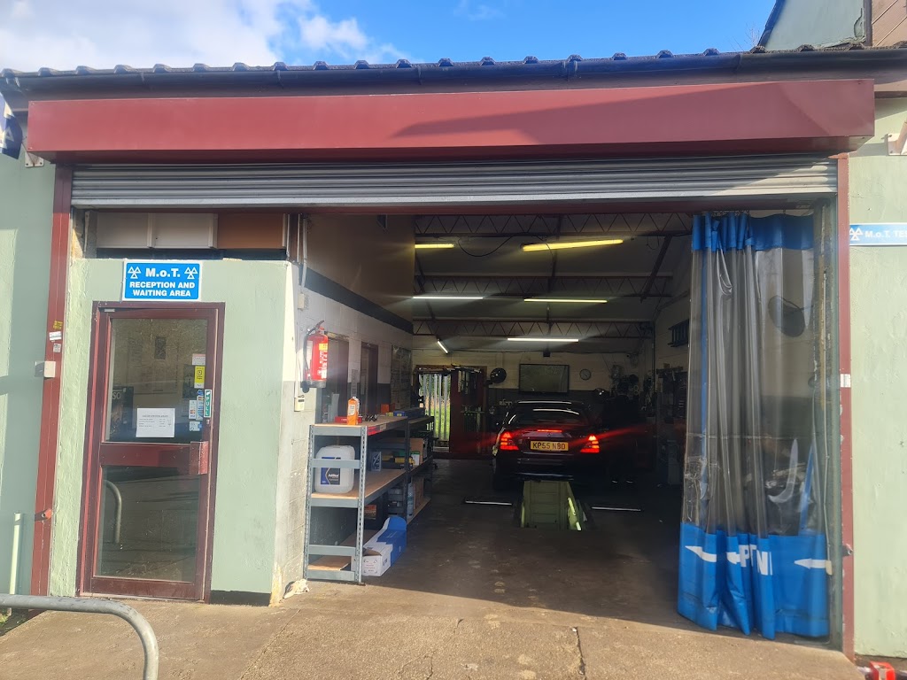 Fullers Slade Autos – MOT, Repairs and Car Breakdown Service Photo 2