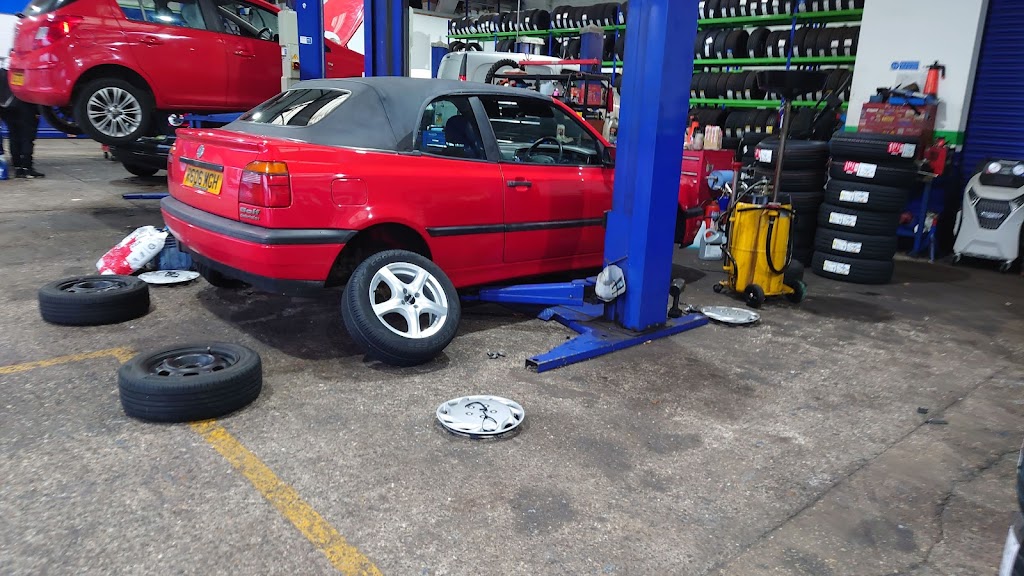 Formula One Autocentres – Milton Keynes Photo 2