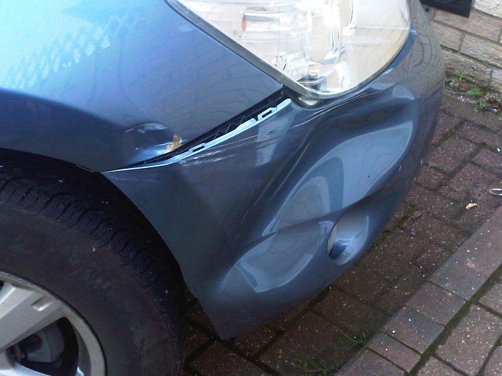 The Car Doctor milton keynes – Car body repairs Photo 2