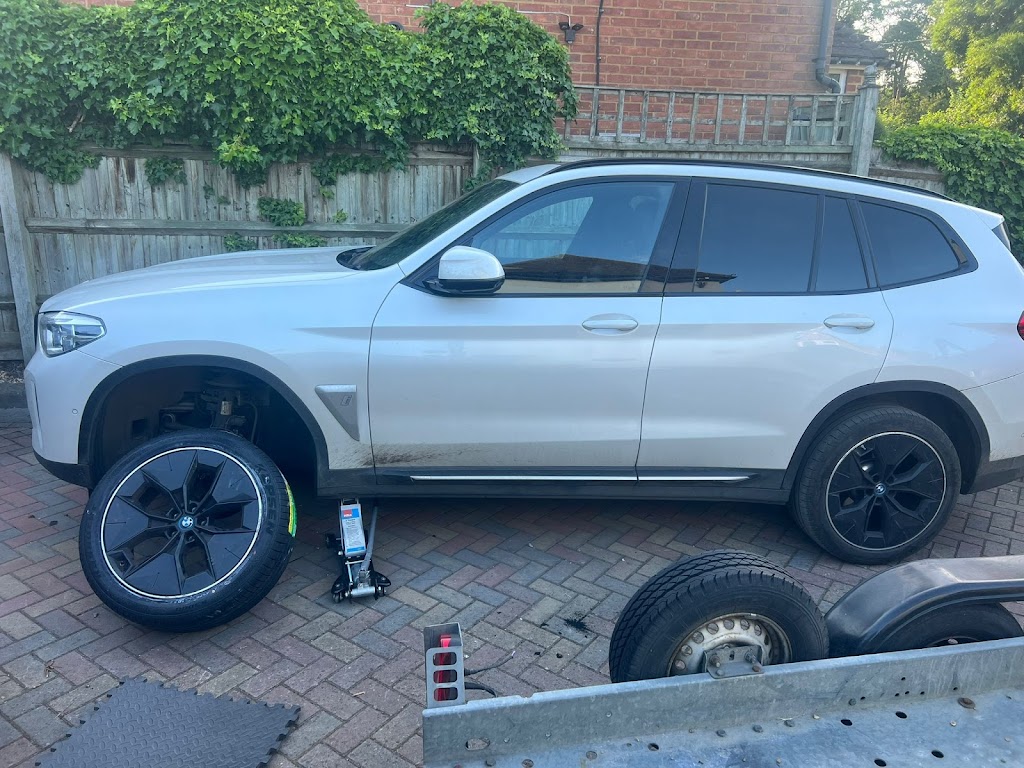 Mobile Tyre Hub – Mobile Tyre Fitting Milton Keynes Photo 4
