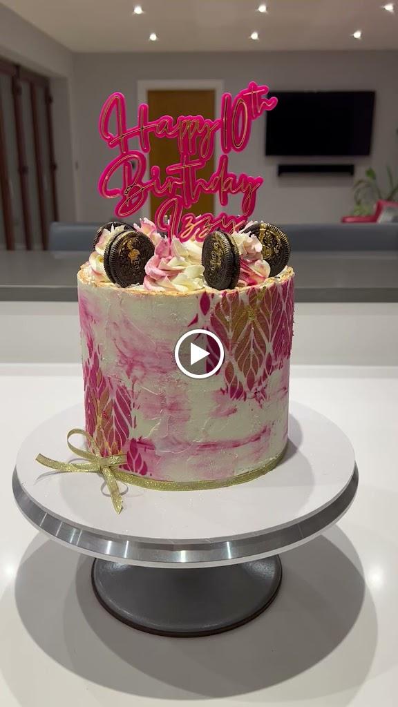 Cakes by Viv