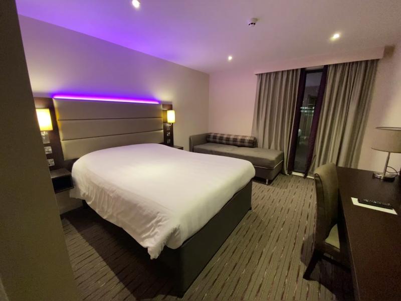 Premier Inn Milton Keynes Central (Avebury Boulevard) hotel