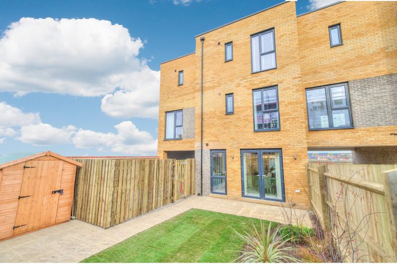Places for People – Brooklands Square