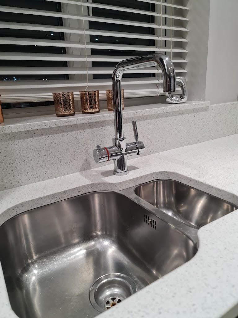 Abbotts – The Sisters Who Clean