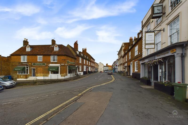 Your Move Nolan Throw Estate Agents Buckingham