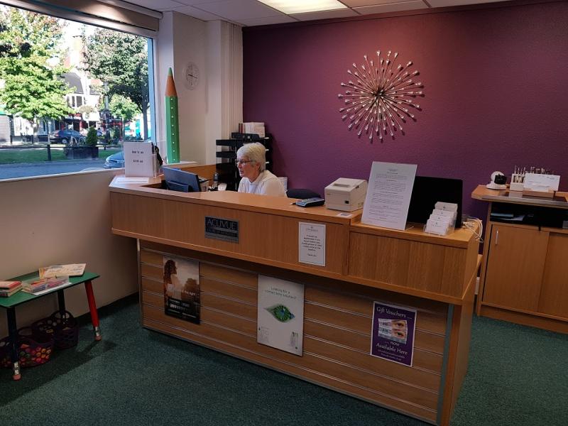 DW Roberts Opticians