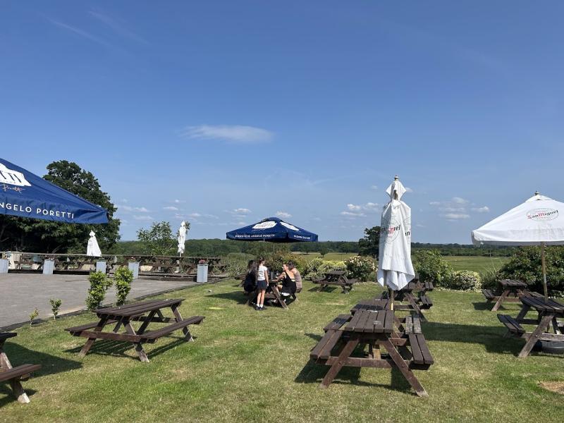 The Lowndes Arms