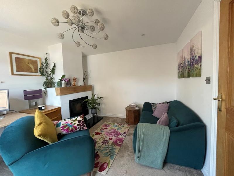 Amaia Whiteway – CBT & EMDR Psychotherapist at Green Couch Therapy nr. Milton Keynes