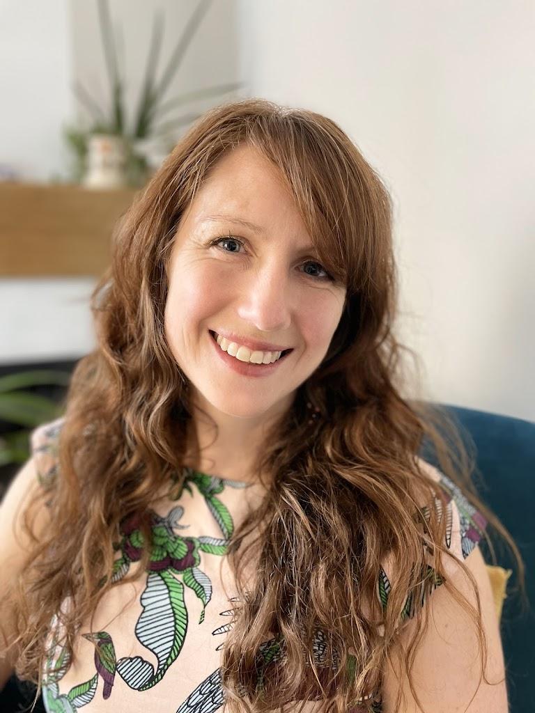 Amaia Whiteway – CBT & EMDR Psychotherapist at Green Couch Therapy nr. Milton Keynes