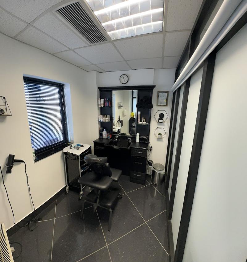 Nuda Hair Clinic