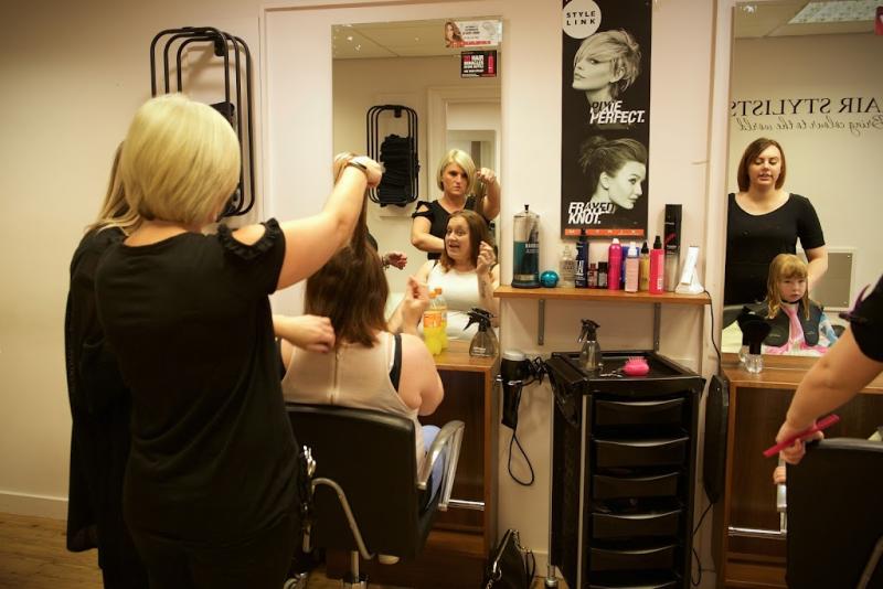 Elliotts Hairdressing